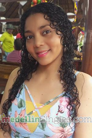 210683 - Yuranis Age: 34 - Colombia