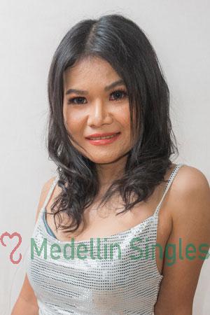 217239 - Nantaporn (Nan) Age: 42 - Thailand