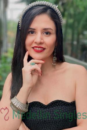 221698 - Diana Age: 42 - Colombia