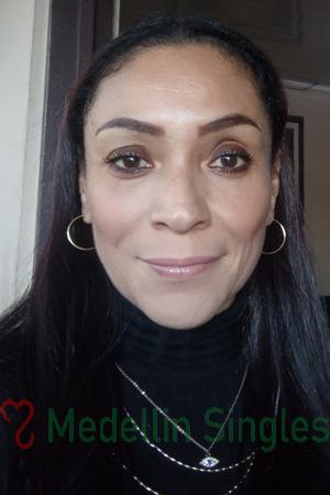 227893 - Oyuky Age: 58 - Costa Rica