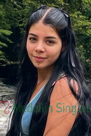 228483 - Valentina Age: 27 - Colombia