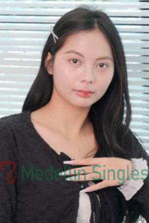 228505 - Ngoc Tran Age: 20 - Vietnam